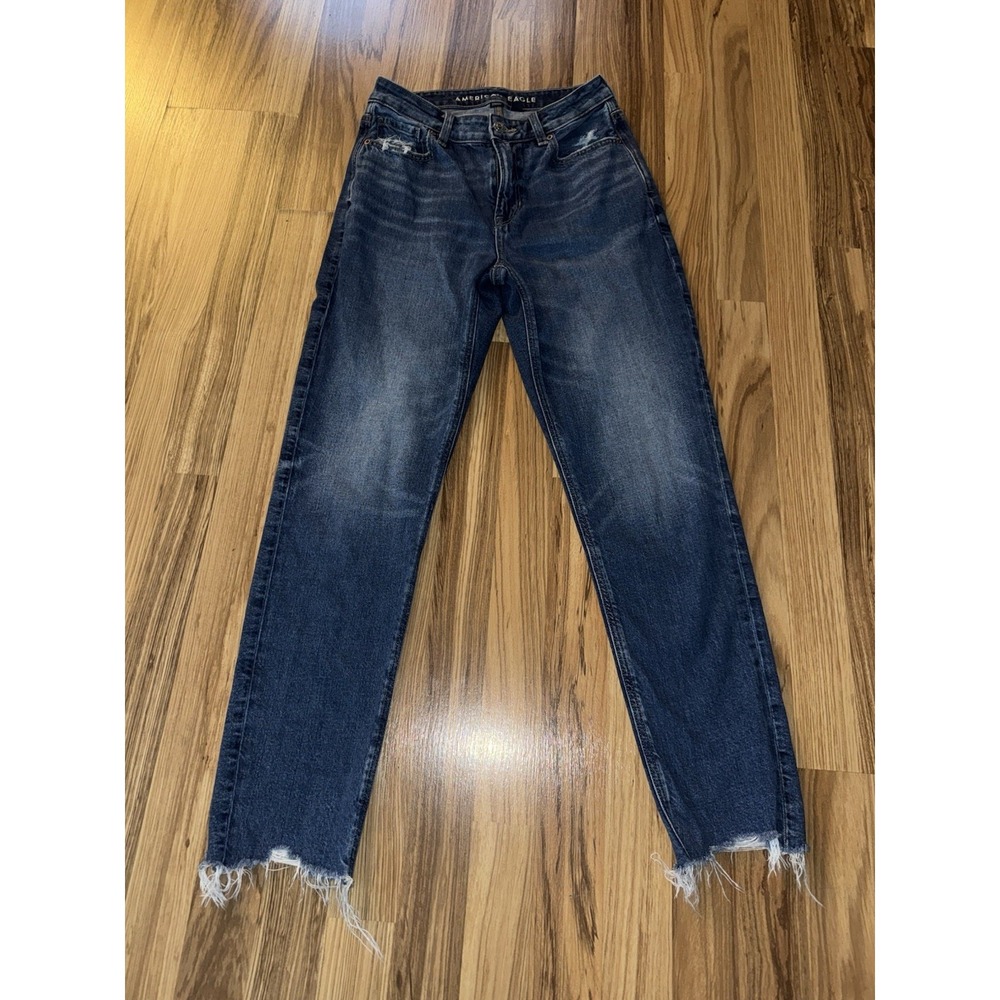 American Eagle Strigid Mom Jeans Denim Size 2 Raw Hem